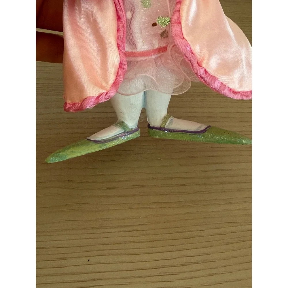 Vintage Krinkles Patience Brewster Artist Bunny Rabbit Figurine Dept 56 Easter